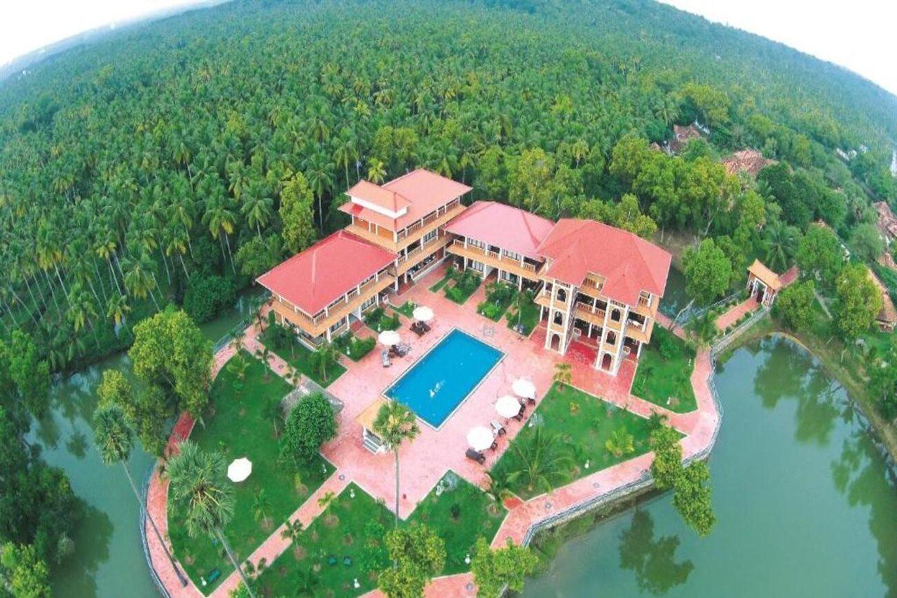 Isola Di Cocco Ayurvedic Beach Resort Poovar Kültér fotó