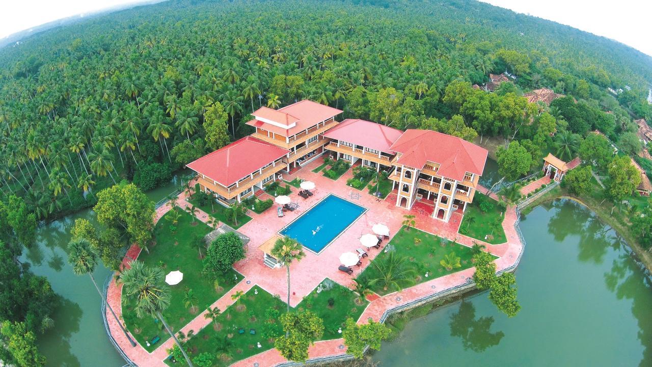 Isola Di Cocco Ayurvedic Beach Resort Poovar Kültér fotó